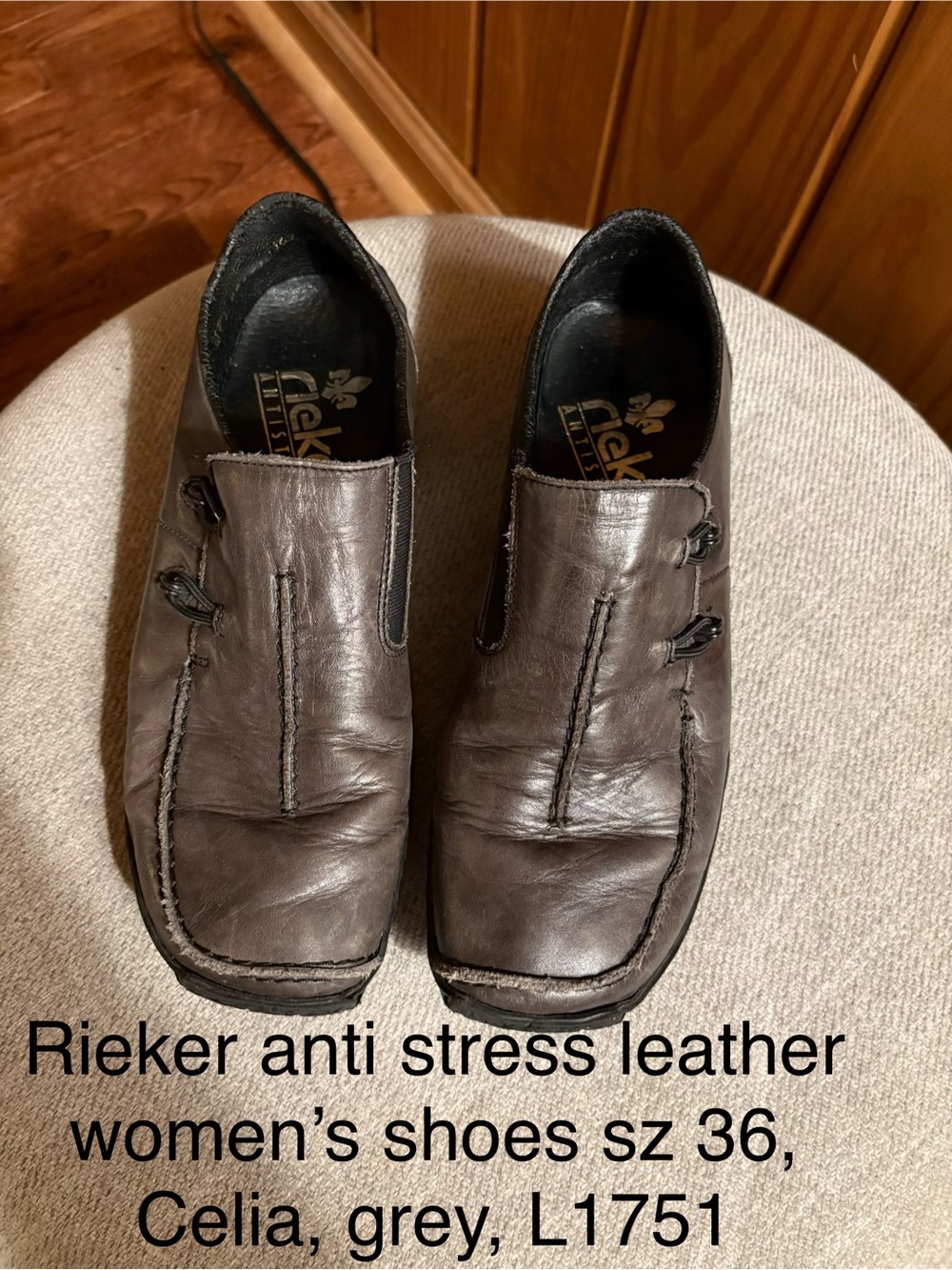 Rieker women’s Sz 36 (Sz 6) Slip-On Leather Anti-Stress Shoes in Dark Gray
